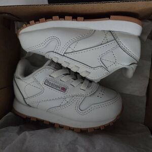 Reebok Classic Leather Baby Sneakers - White/Gum (Infant/Toddler) Size 41/2